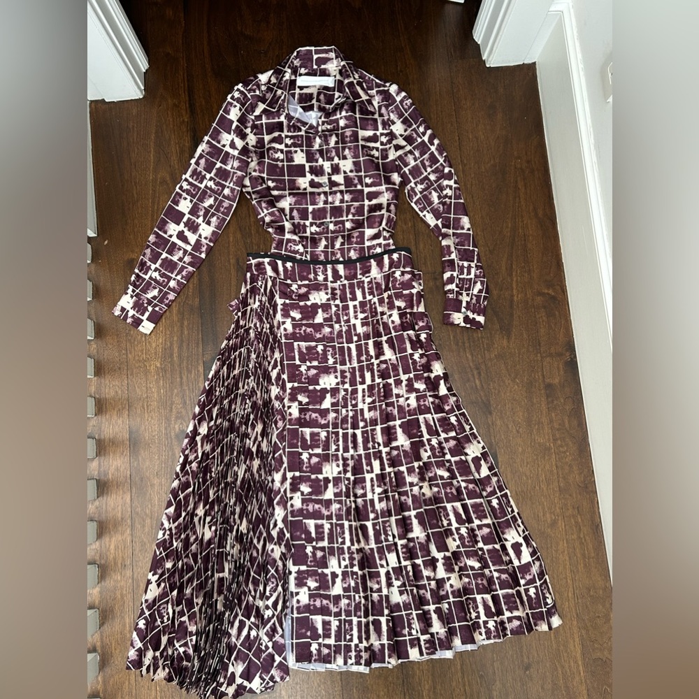 Victoria  Victoria Beckham blouse and skirt set. Size 4